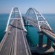 Число вставших на Крымском мосту машин перевалило за тысячу: что происходит в регионе