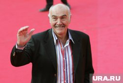 Церемония посвящения в рыцари-бакалавры Коннери прошла в Эдинбурге