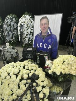 Юрий Шатунов часто носил эту олимпийку 