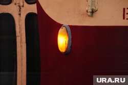 Трамвай пытался проскочить на красный