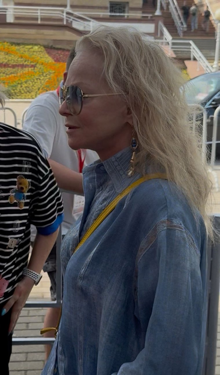 Лариса Долина приехала на репетицию
