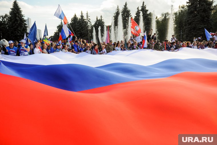 22 августа города Ямала празднично встретили День Государственного флага