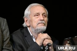 Сафронов был награжден медалью ордена «За заслуги перед Отечеством» II степени (1997), народным артистом РФ (2006)