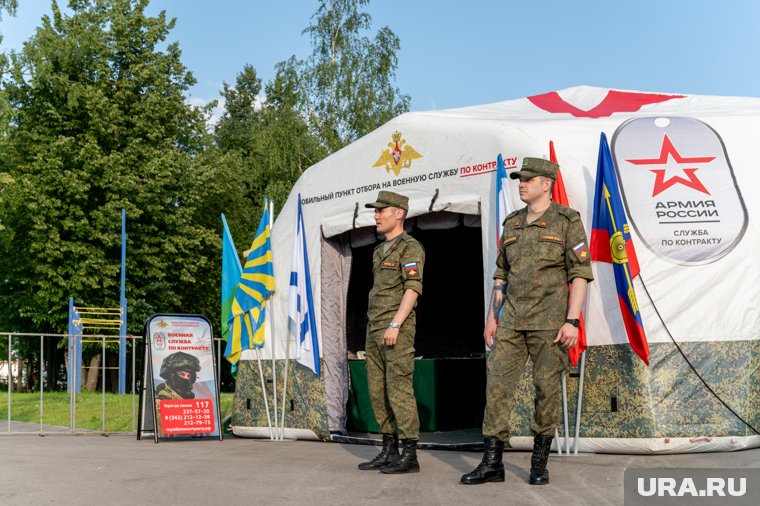 Чиновник из Пуровского района Головкин ушел на СВО