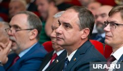 Николай Токарчук (в центре) задержан силовиками в Салехарде