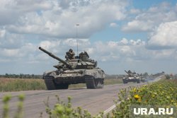Танкисты благодарят курганцев за гуманитарную помощь (архивное фото)