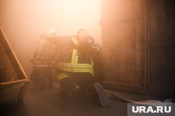 Площадь пожара оценивается в 12 тысяч квадратных метров