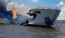 Яхта стоит примерно один миллион долларов
