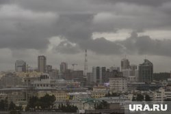 Во время ураган усиливается ветер и начинаются сильные дожди