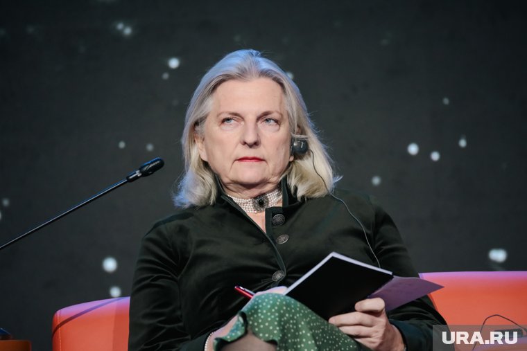 Кнайсль заявила, что россияне мужественно противостоят невзгодам