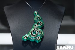 Изумруды яркого яблочного цвета добываются только на Урале