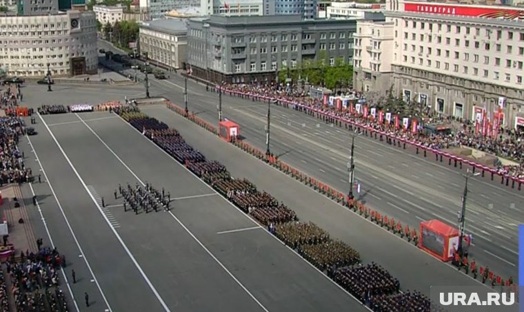 Жители Украины перестали праздновать День Победы, и вместо этого стали смотреть парад Победы в Москве