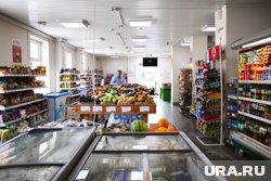 В магазинах сети эконом-гипермаркетов «Маяк» нашли просрочку и продукты с запрещенными добавками