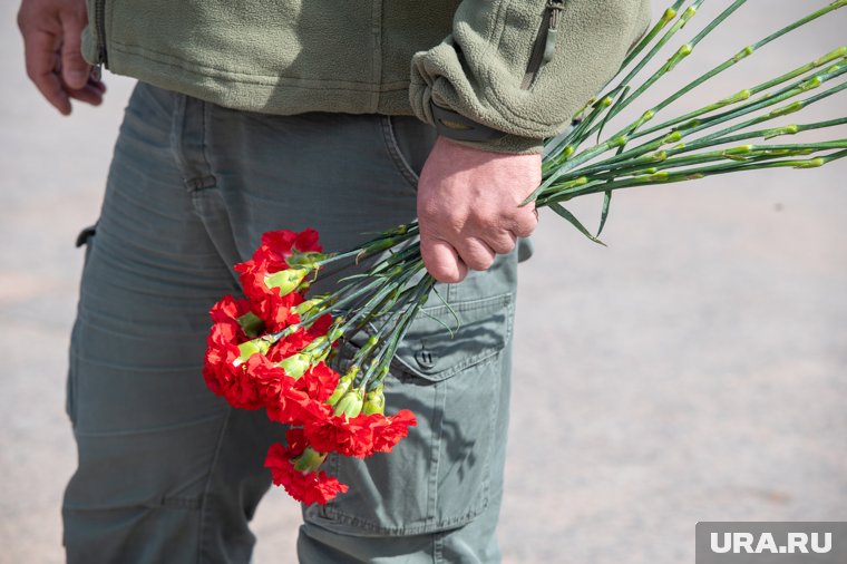 В Салехарде установили 21 надгробие кавалерам ордена Мужества