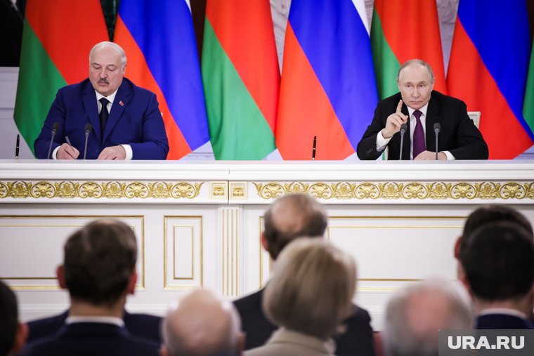 Путин и Лукашенко поговорили по телефону