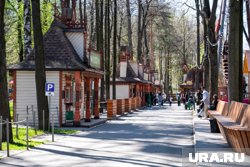 Речь идет о зданиях кафе Casa mia и «Халва», расположенных на территории парка