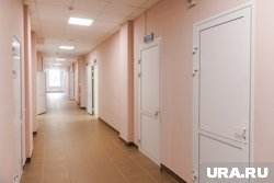 Женщина ударила малышку в коридоре поликлинники