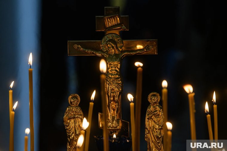 К святому Иоанну Богослову молятся о прощении грехов, душевном и телесном здоровье, а также просят помощи в любви 