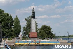 Люди уехали с правобережья Херсона на свои средства, поскольку киевские власти им не помогают