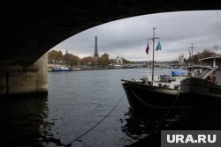 На Сене в Париже откроют три места для купания