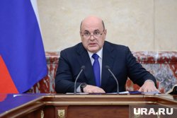 Премьер-министр Михаил Мишустин напомнил, что к 2030 году стоит задача повысить МРОТ до 35 тысяч рублей