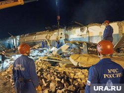 Спасатели разбирают завалы после взрыва на заводе «Эластик» в Рязанской области