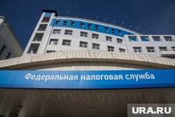 ФНС заблокировало счета уехавшего из РФ комика Александра Долгополова