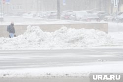 На Камчатке из-за высоких сугробов парализовало движение общественного транспорта (архивное фото) 