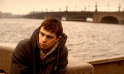 Фильм «Брат» рассказывает историю демобилизованного из армии Данилы Багрова