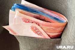 Двое студентов заочного отделения через посредника передали преподавателю 30 тысяч рублей