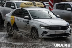 От Оперного театра до цирка можно доехать на такси за 500 рублей