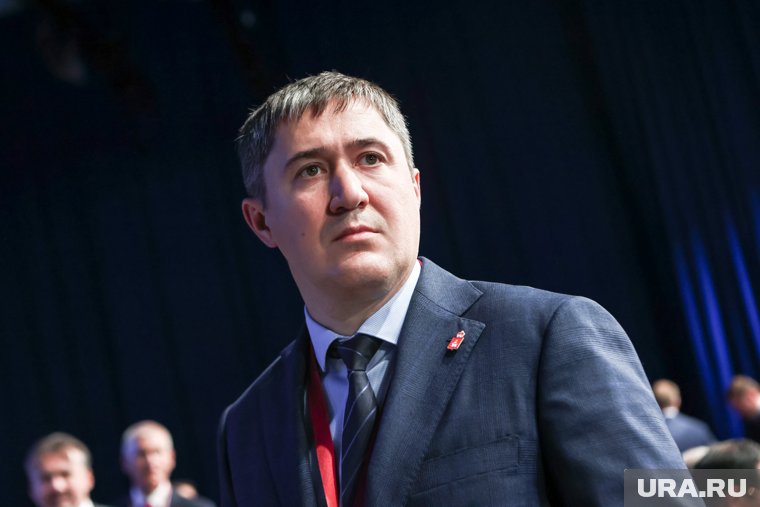 Дмитрий Махонин пообещал и дальше знакомить участников целевой программы с деталями обучения
