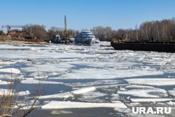 Ледоход остановил тарнспортное сообщение между городами Ямала 