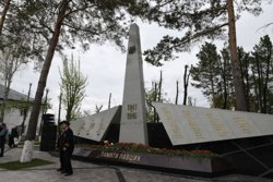 Памятник авиаторам в Тюмени открыли 9 мая