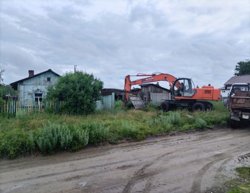 Власти сносят старые постройки