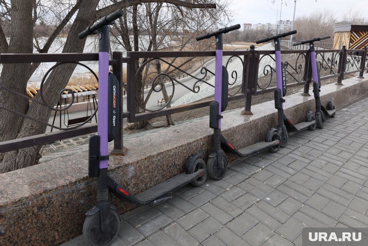 В Екатеринбурге электросамокаты доступны с 23 марта (архивное фото)