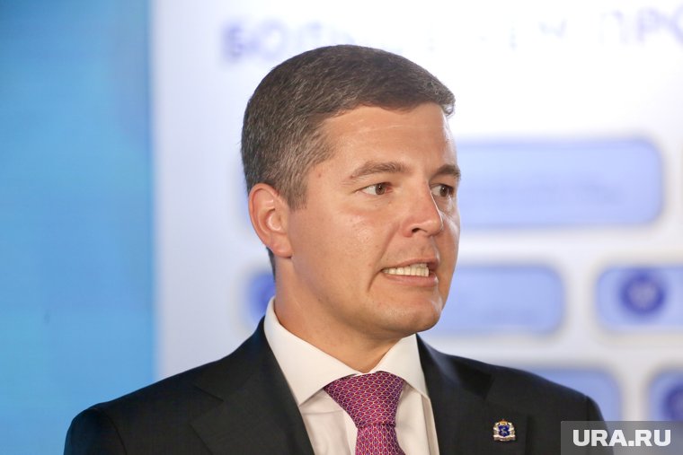 Дмитрий Артюхов поздравил земляков с Днем Победы