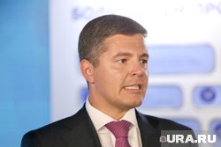 Дмитрий Артюхов поздравил земляков с Днем Победы 