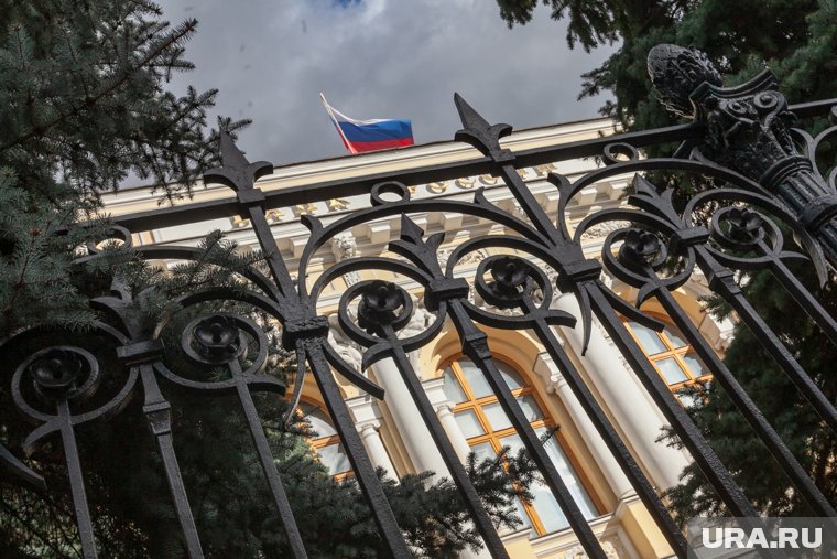 Политику Банка России могут продиктовать уровень инфляции и курсы валют