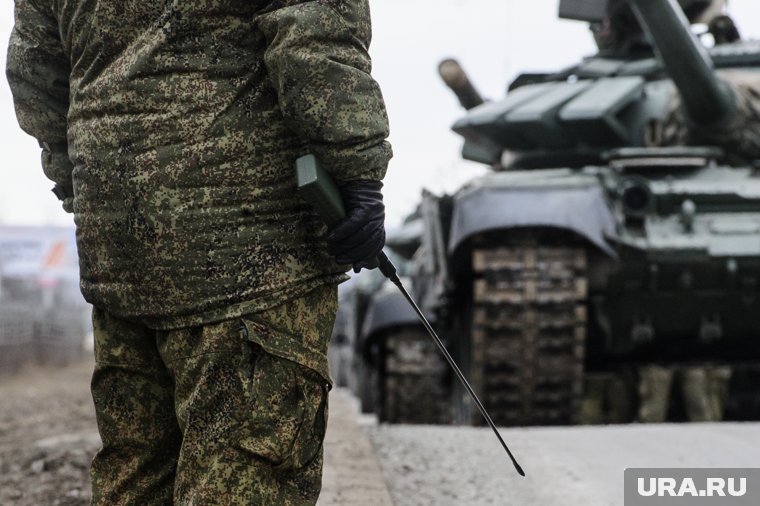 Военнослужащий смог вернуться на позиции своего формирования, выполнив задачу