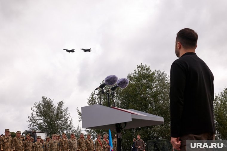 Зеленский посоветовал бояться срыва парада Победы
