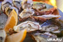 Баннер об открытии ресторана морепродуктов появился еще в январе