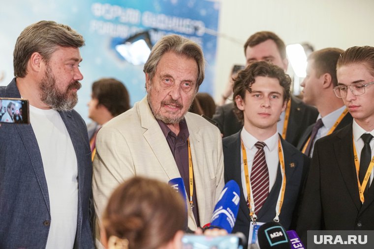 На «Форуме будущего 2050» присутствовал отец Илона Маска