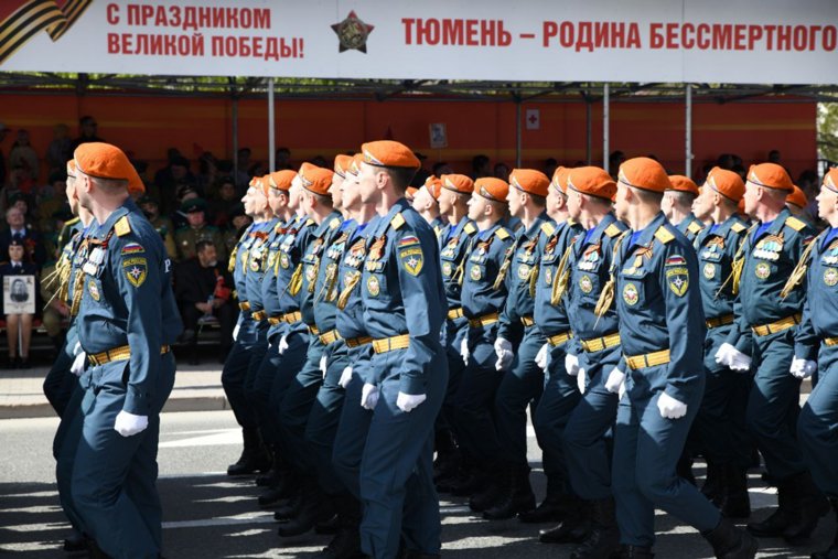 В Параде Победы приняли участие расчеты МЧС