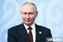 Владимир Путин принял отставку Натальи Комаровой