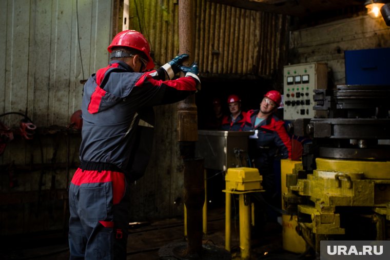 Нефтяная компания выплатила работнику 400 тысяч рублей за производственную травму