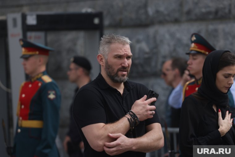Овечкин врезался в борт скамейки запасных после силового приема в матче плей?офф НХЛ против «Монреаля»