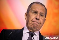 Лавров считает, что Зеленский сам не знает, как относиться к Путину