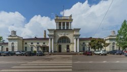 Намлиев руководил ремонтом в здании администрации Лужского района