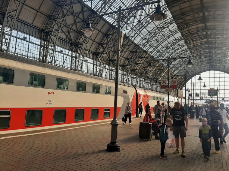 Пришел поезд из Брянска. Пострадавших в результате падения моста на нем нет